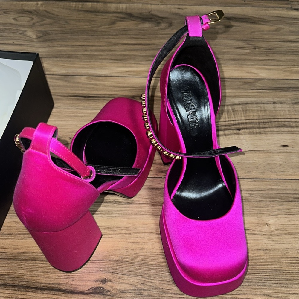 Versace pink satin heels (Aevitas)